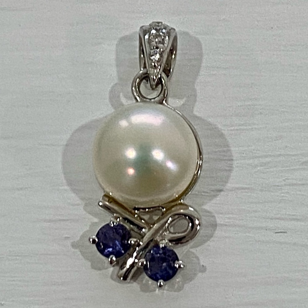 Iolite and Pearl Pendant